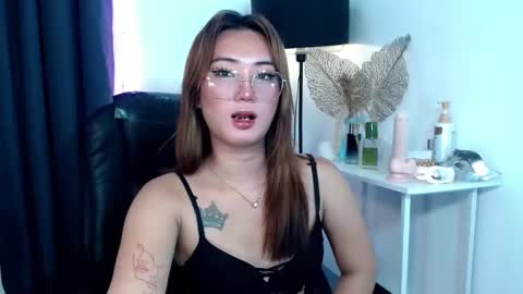 Snapshot of hotfallinggodempress chatting on 4, 12, 2024 KATRINA online show from 4, 12, 2024