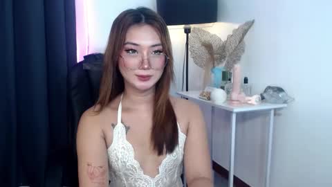 Snapshot of hotfallinggodempress chatting on 11, 12, 2024 KATRINA online show from 11, 12, 2024