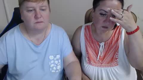 Snapshot of hotfiremommy chatting on 12, 10, 2025 LimonkaFire online show from 12, 10, 2025