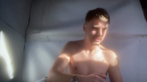 Snapshot of hotgentleman_3003 chatting on 28, 7, 2026 William online show from 28, 7, 2026