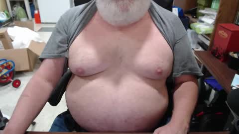 Snapshot of hotgrandpa594u chatting on 27, 10, 2025 hotgrandpa594u online show from 27, 10, 2025