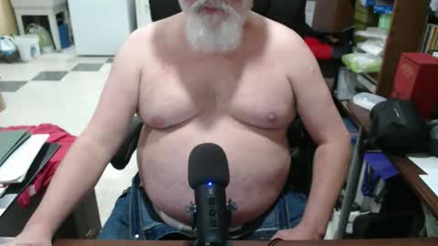 Snapshot of hotgrandpa594u chatting on 31, 3, 2026 hotgrandpa594u online show from 31, 3, 2026