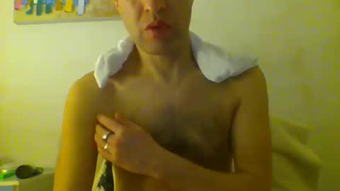 Snapshot of hotitan chatting on 19, 10, 2025 hottitan twitter Marianoshcam online show from 19, 10, 2025