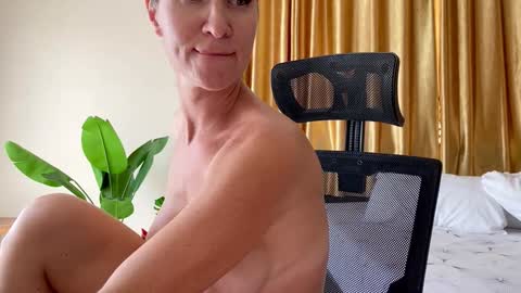 Snapshot of hotkatness chatting on 2, 2, 2025 Kate stream 1200 pm -800 pm UTC 7 online show from 2, 2, 2025