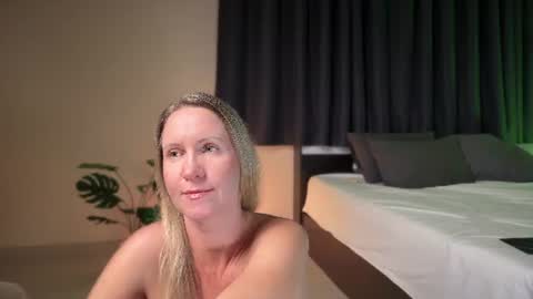 Snapshot of hotkatness chatting on 30, 7, 2026 Kate stream 1200 pm -800 pm UTC 7 online show from 30, 7, 2026
