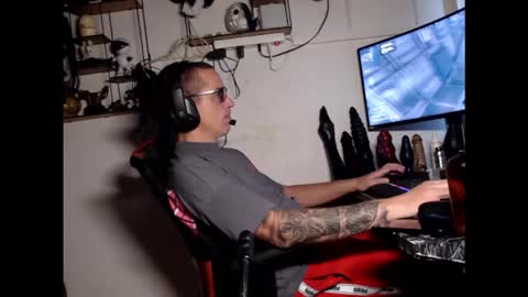 Snapshot of hotkinkytat chatting on 12, 11, 2025 hotkinkytat online show from 12, 11, 2025