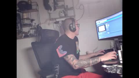 Snapshot of hotkinkytat chatting on 14, 12, 2025 hotkinkytat online show from 14, 12, 2025