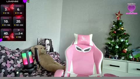 Snapshot of hotkleoo chatting on 25, 12, 2024 MistressM online show from 25, 12, 2024