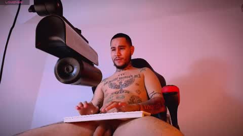 HoTLatinoX20CM online show from 9, 4, 2026