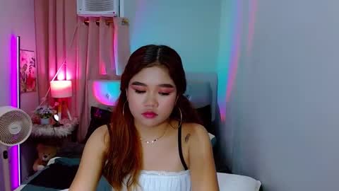 Snapshot of hotlayla_ chatting on 14, 12, 2024 Layla online show from 14, 12, 2024