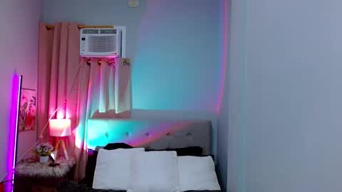 Snapshot of hotlayla_ chatting on 15, 12, 2024 Layla online show from 15, 12, 2024