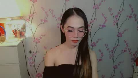 Snapshot of hotlegsxandra chatting on 17, 10, 2025 XANDRA online show from 17, 10, 2025