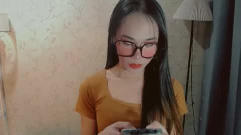 Snapshot of hotlegsxandra chatting on 6, 11, 2025 XANDRA online show from 6, 11, 2025