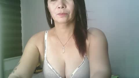 Snapshot of hotmamajen4u chatting on 4, 5, 2026 hotmamajen4u online show from 4, 5, 2026