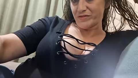 hotmom0610 online show from 5, 4, 2026