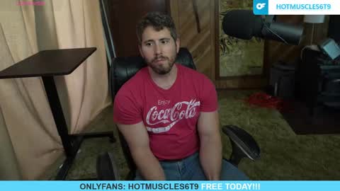 Snapshot of hotmuscles6t9 chatting on 18, 5, 2026 hotmuscles6t9 online show from 18, 5, 2026