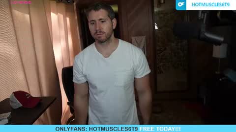 Snapshot of hotmuscles6t9 chatting on 10, 6, 2026 hotmuscles6t9 online show from 10, 6, 2026