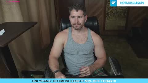 Snapshot of hotmuscles6t9 chatting on 6, 7, 2026 hotmuscles6t9 online show from 6, 7, 2026