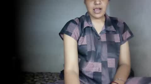 Snapshot of hotnsweetindian chatting on 27, 5, 2026 lola online show from 27, 5, 2026