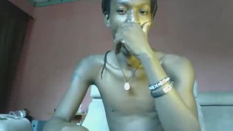 Snapshot of hotshadowx chatting on 18, 5, 2026 hotshadowx online show from 18, 5, 2026