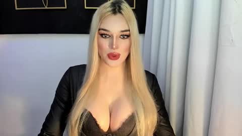 Snapshot of hotstellacumxxx chatting on 15, 11, 2025 STELLA online show from 15, 11, 2025