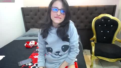 Snapshot of hottcandy21 chatting on 7, 12, 2024 HottCandy21 online show from 7, 12, 2024