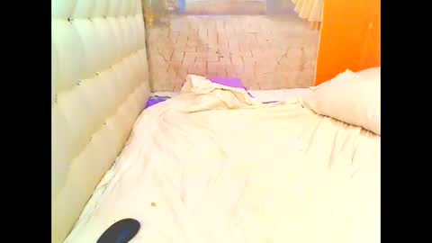 Snapshot of hottesa2019 chatting on 14, 5, 2026 THEONE online show from 14, 5, 2026