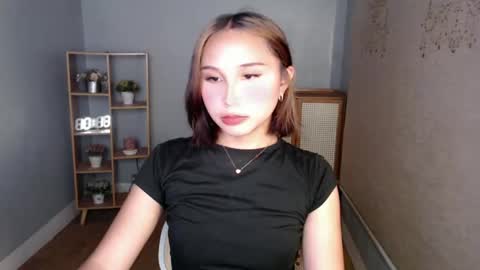 Snapshot of hottest_girl_vivianexx chatting on 8, 3, 2025 online show from 8, 3, 2025