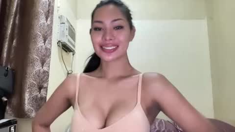 Snapshot of hottest_katarinaxxx chatting on 22, 11, 2025 katarina online show from 22, 11, 2025