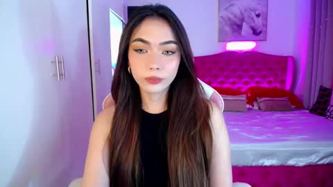 Snapshot of hottie_lexie chatting on 25, 2, 2025 LEXIE- dont forget to give me thumbs up online show from 25, 2, 2025