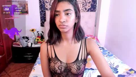 Snapshot of hottie_veronica chatting on 13, 12, 2025 Veronica independent model online show from 13, 12, 2025