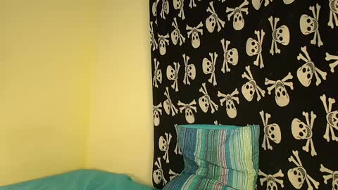 independent Model online show from 2, 2, 2025