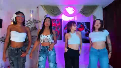 hotties_kittens18 online show from 1, 10, 2025