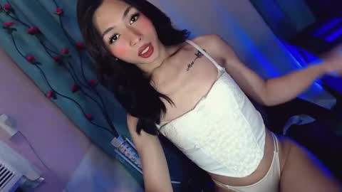 Snapshot of hottmolly100403 chatting on 24, 10, 2025 SCARLET online show from 24, 10, 2025