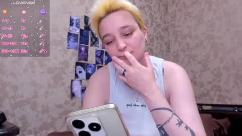 Snapshot of hotty_linn chatting on 6, 10, 2025 Linn online show from 6, 10, 2025