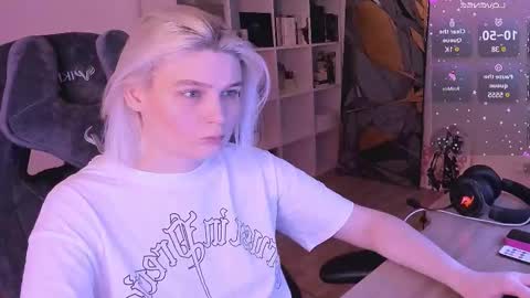 Snapshot of hottyblonds chatting on 19, 2, 2025 Nessie and Jessie online show from 19, 2, 2025