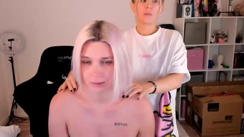 Nessie and Jessie online show from 2, 11, 2025