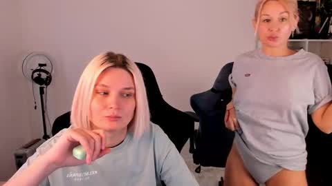 Nessie and Jessie online show from 28, 11, 2025