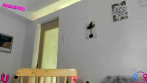 crishinahotty online show from 2, 3, 2025