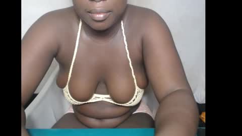 Snapshot of hottylissa1 chatting on 22, 11, 2025 hottylissa1 online show from 22, 11, 2025