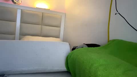 hpcouple420 online show from 17, 2, 2026