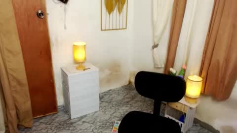 Snapshot of hugeasiancockandrea chatting on 31, 10, 2025 drea online show from 31, 10, 2025