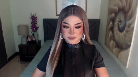 Snapshot of hugecockchristine chatting on 4, 1, 2025 Christine online show from 4, 1, 2025