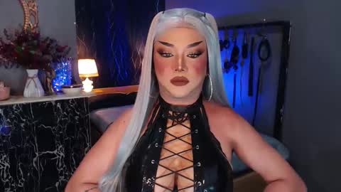 Snapshot of hugecockchristine chatting on 11, 9, 2025 Christine online show from 11, 9, 2025