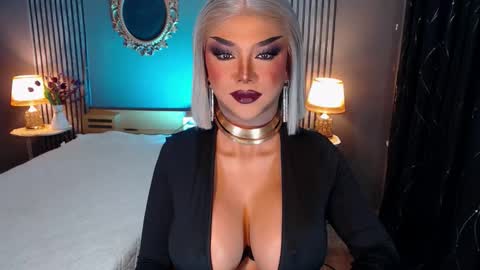 Snapshot of hugecockchristine chatting on 15, 10, 2025 Christine online show from 15, 10, 2025