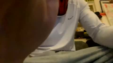 Snapshot of hugewhitecockboy chatting on 20, 11, 2025 hugewhitecockboy online show from 20, 11, 2025