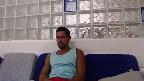 Snapshot of hugoanzola chatting on 20, 2, 2025 Colombian Milkman online show from 20, 2, 2025