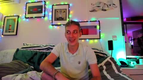 Snapshot of hugolandcam chatting on 25, 12, 2024 Hugo online show from 25, 12, 2024