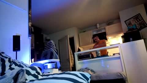 Snapshot of hugolandcam chatting on 7, 1, 2025 Hugo online show from 7, 1, 2025