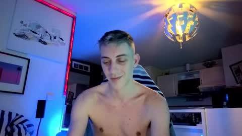 Snapshot of hugolandcam chatting on 7, 1, 2025 Hugo online show from 7, 1, 2025